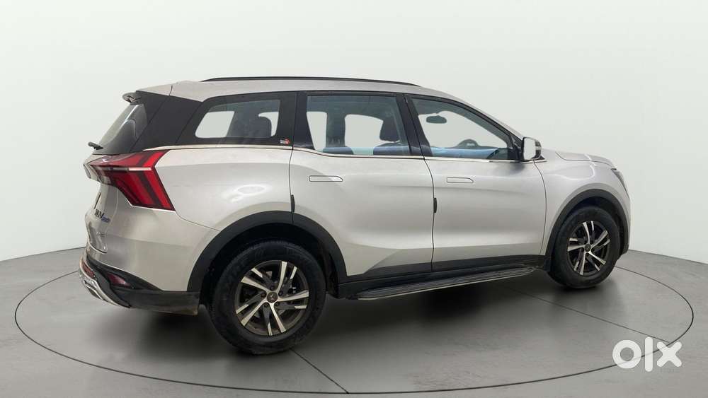Mahindra Xuv700 2.0 Ax 5 Petrol Mt Str, 2022, Petrol
