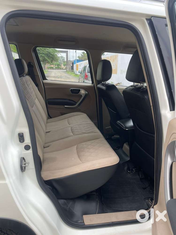 Mahindra Tuv 300 T10, 2020, Diesel