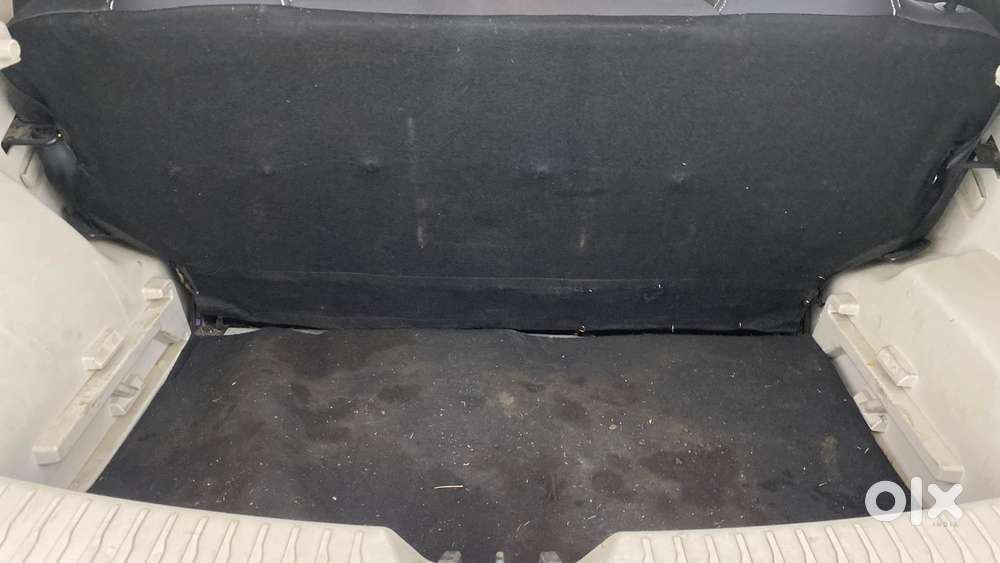 Mahindra Xuv300 1.2 W8 (o) Amt Petrol, 2022, Petrol