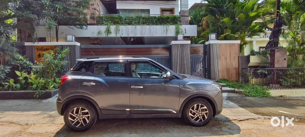 Mahindra Xuv300 2023 Petrol Well Maintained