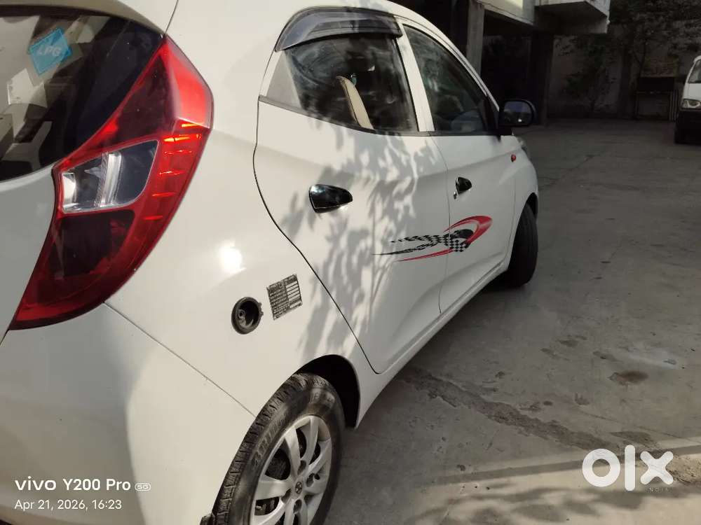 Hyundai Eon 2012 Lpg 82000 Km Driven