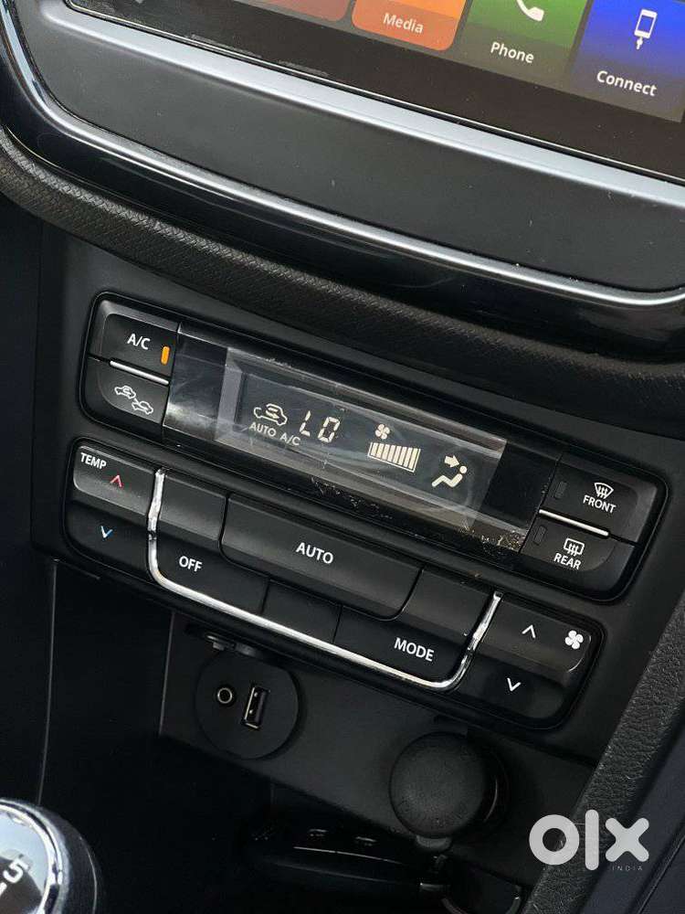 Maruti Suzuki Brezza 1.5 Zxi Smart Hybrid, 2020, Petrol