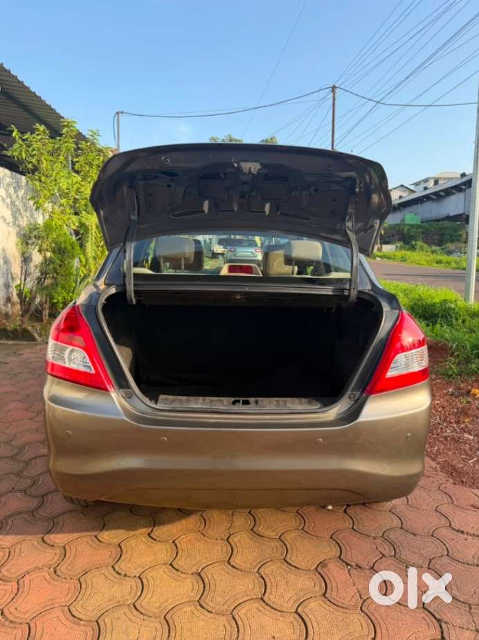 Maruti Suzuki Swift Dzire Vxi Regalia Limited Edition Mt, 2015, Petr..