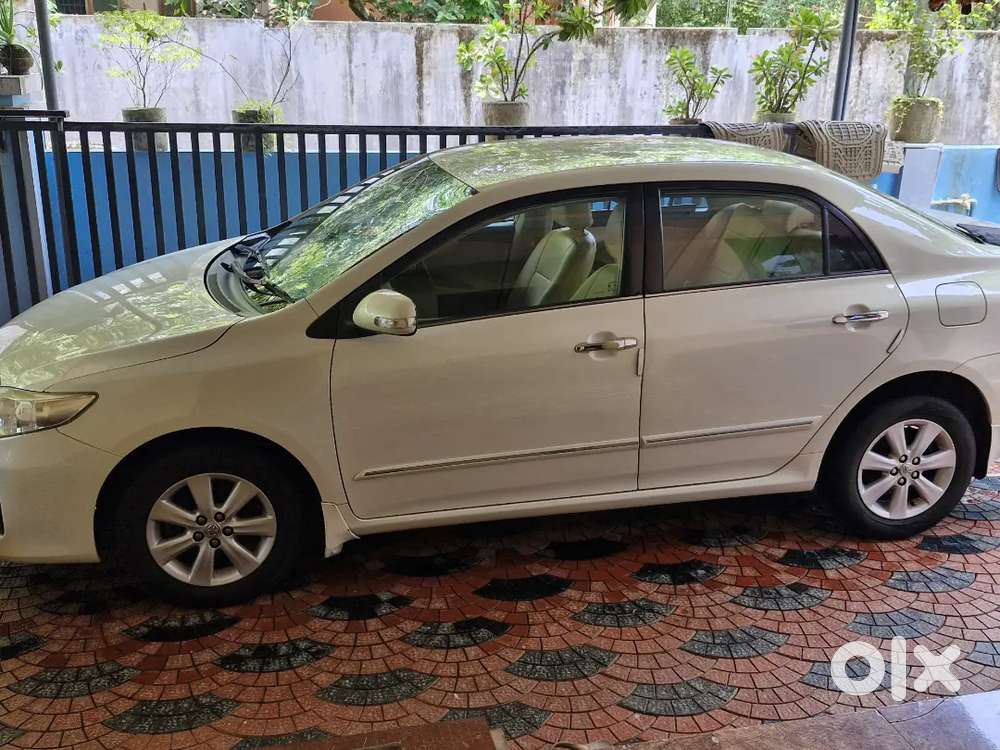 Toyota Corolla Altis 2013 Diesel 120000 Km Driven