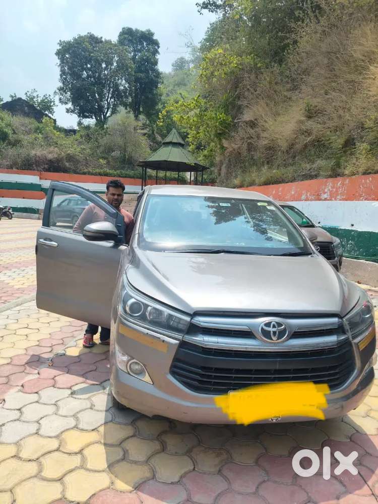 Toyota Innova Crysta 2016 Petrol 240200 Km Driven