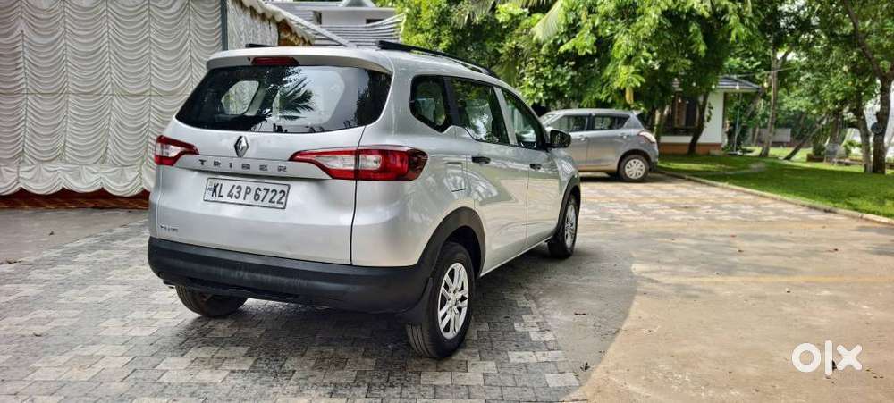 Renault Triber Rxt, 2022, Petrol