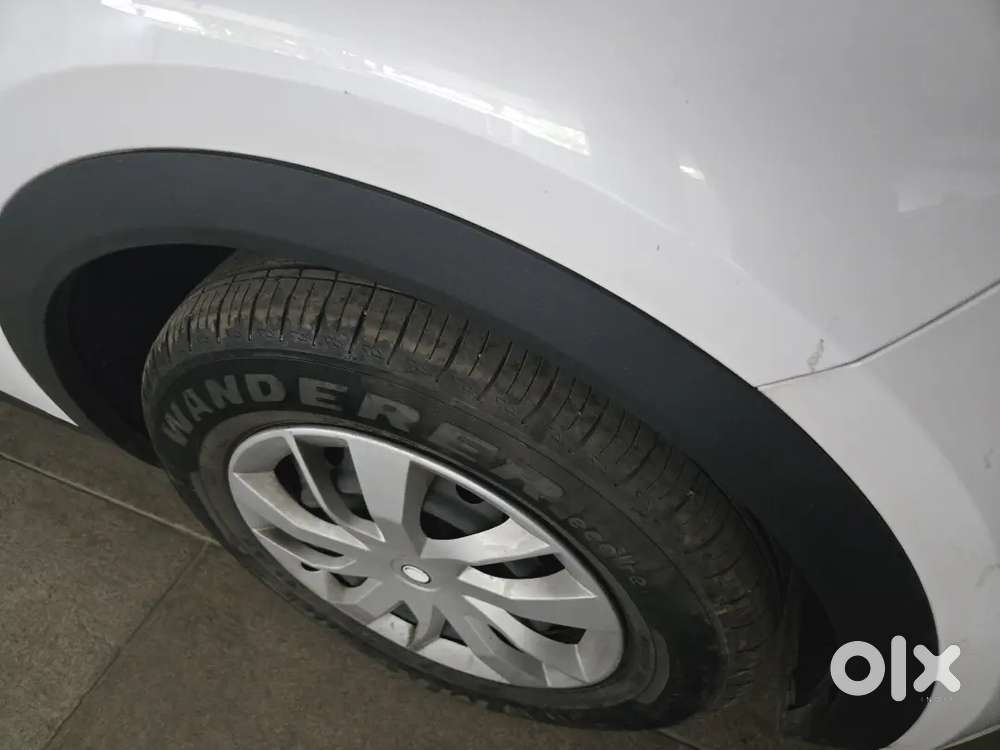 Reg 2025 Only 2,500 Kms Mahindra Xuv700mx Base M Diesel 7 Seater
