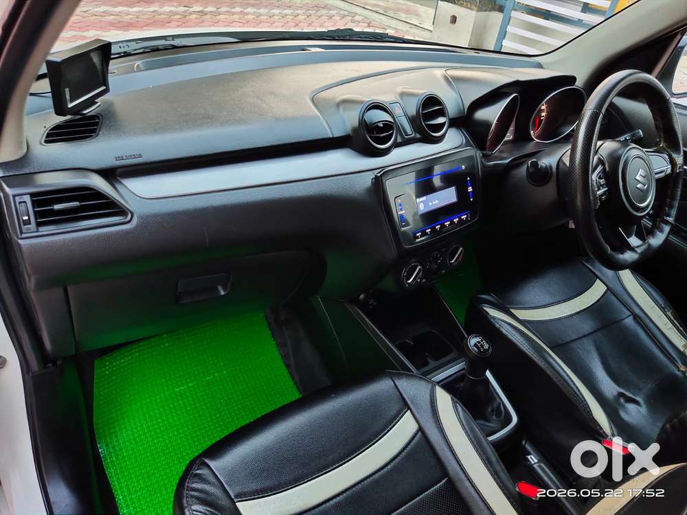 Maruti Suzuki Swift Vxi + Manual, 2022, Petrol