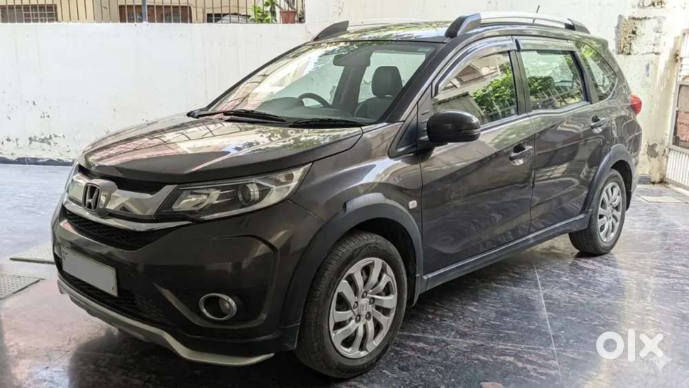 Fuel Efficient 7-seater  2017  Excellent Condition