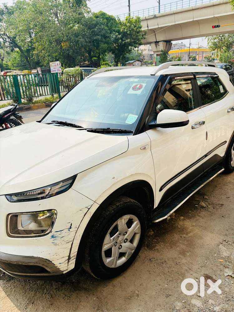Hyundai Venue Petrol Manual 2020