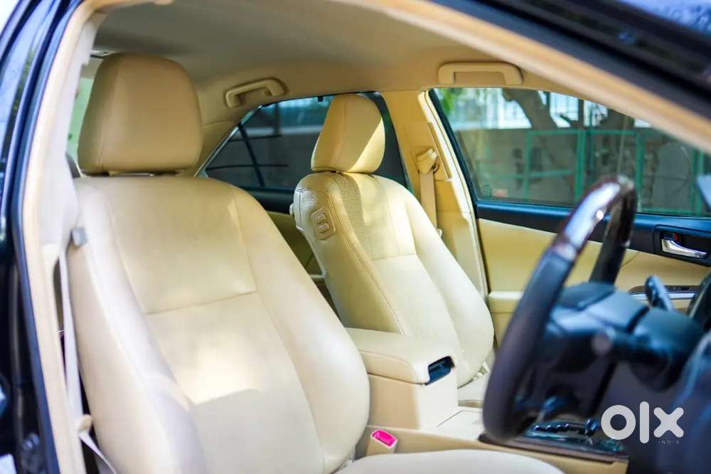 Toyota Camry 2016 Electric 74000 Km Driven