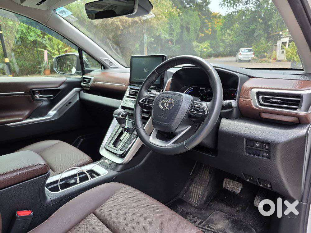 Toyota Innova Hycross 2.0 Zx (o) Hybrid 7 Str, 2023, Cng & Hybrids