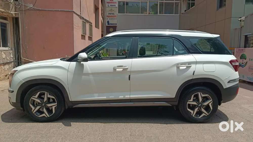Hyundai Alcazar 2023 Diesel Well Maintained