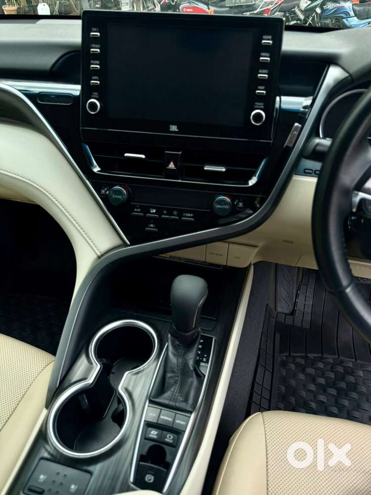 Toyota Camry Hybrid, 2022, Petrol