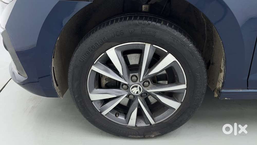 Skoda Slavia Style 1.0l Tsi Mt, 2023, Petrol