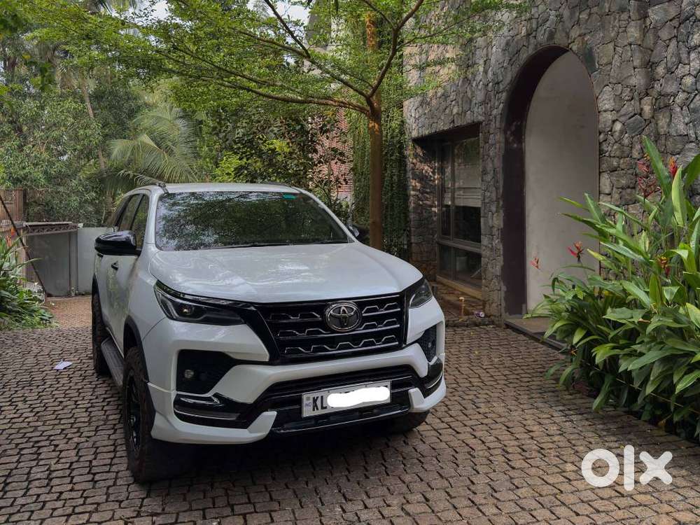 Fortuner 2023 4x2 At Diesel - Customised, Dechromed