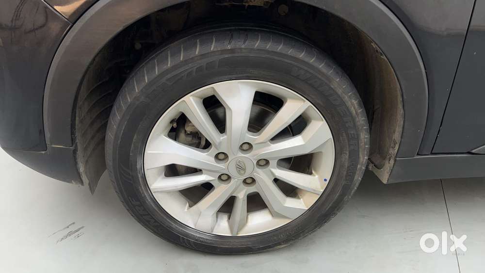 Mahindra Xuv300 W8, 2020, Petrol