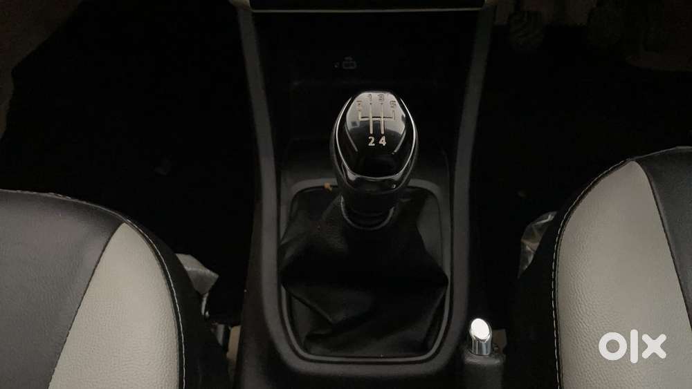 Renault Triber Rxz, 2023, Petrol