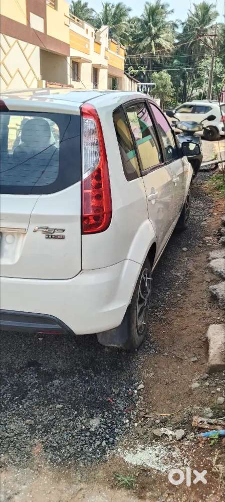 Ford Figo Diesel Zxi 2011