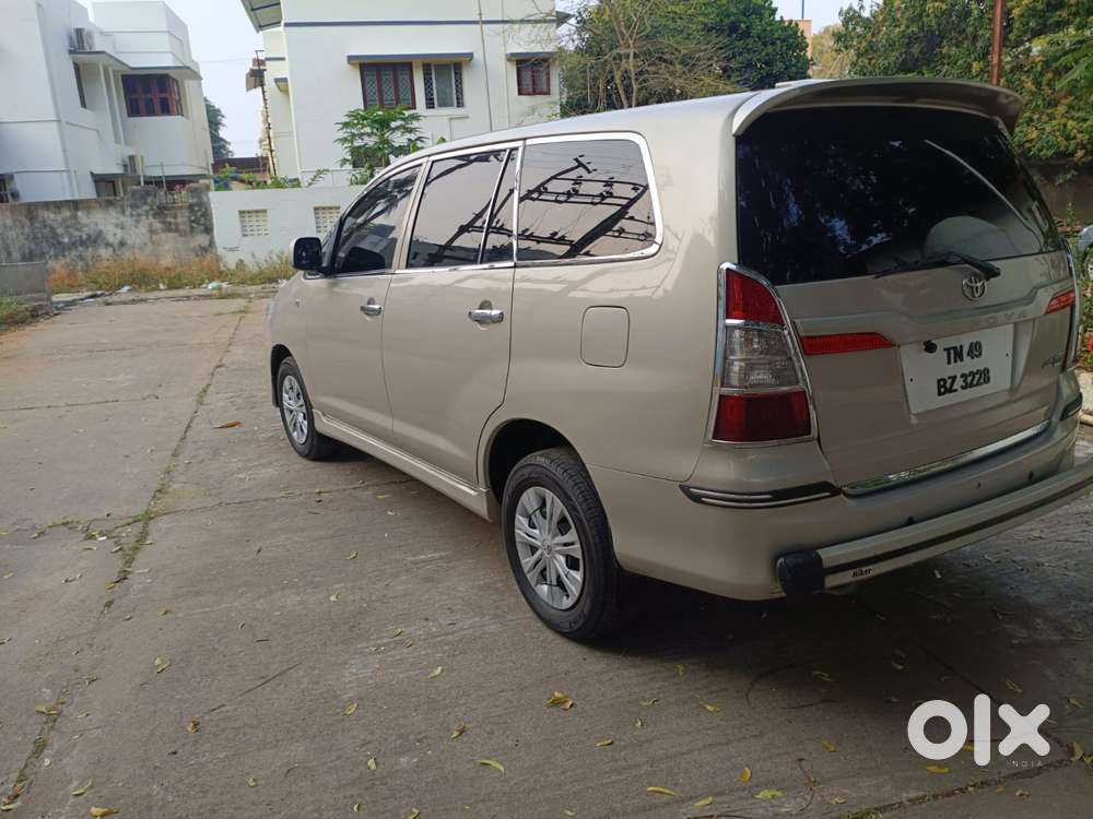 Toyota Innova 2.5 G (diesel) 8 Seater Bs Iv, 2014, Diesel