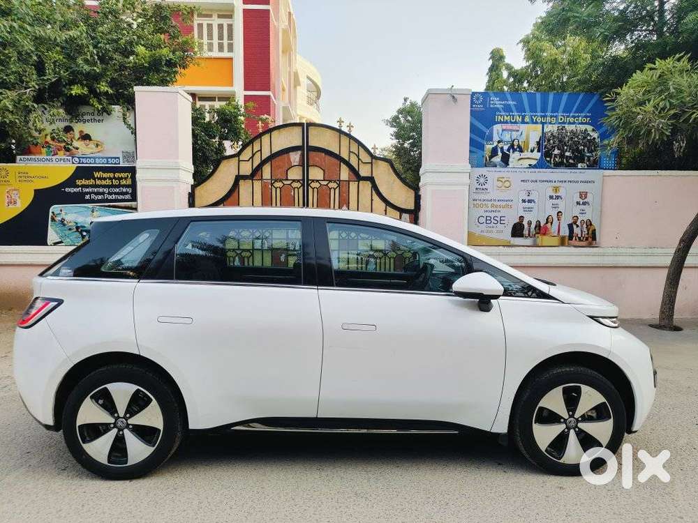 Mg Windsor Ev Essence, 2024, Electric
