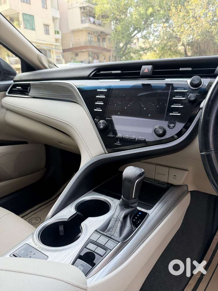 Toyota Camry, 2021, Petrol