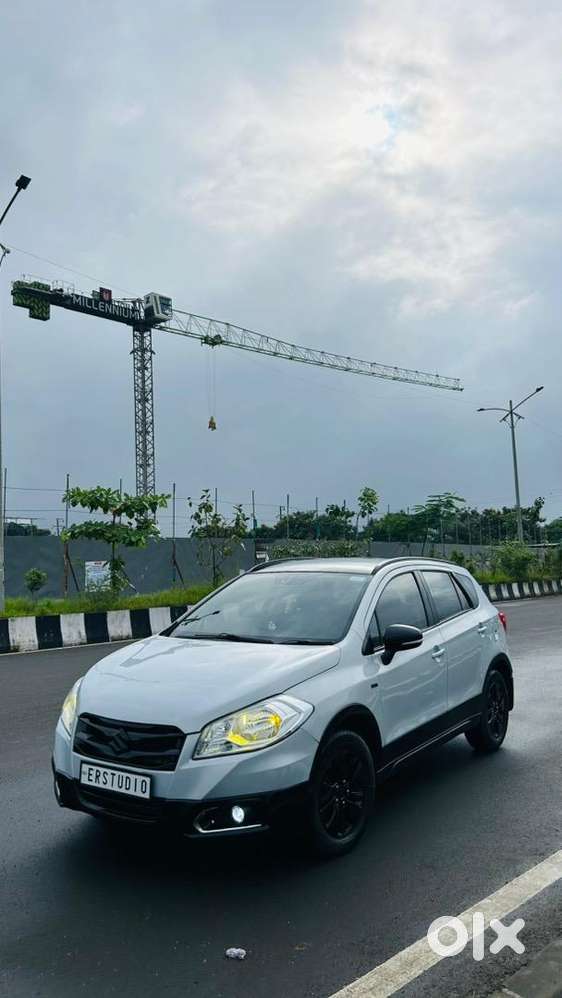 Maruti Suzuki S-cross 2016 Diesel Well Maintained