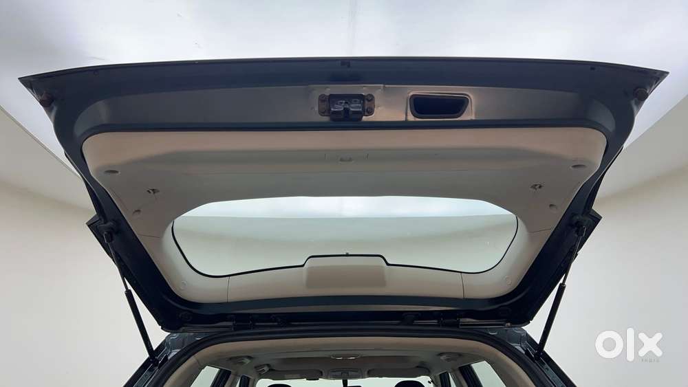 Mahindra Xuv300 W6, 2022, Petrol
