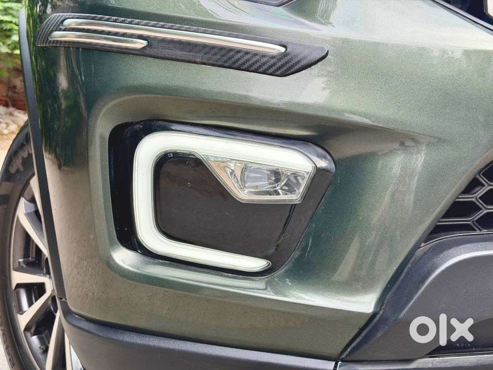 Mahindra Scorpio N Z4 Petrol Mt 7 Str, 2023, Petrol