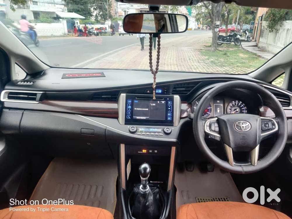 Toyota Innova Crysta 2.4 V, 2016, Diesel