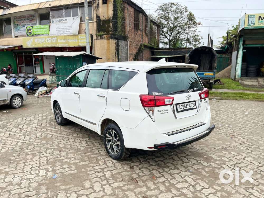 Toyota Innova Crysta 2.4 G Mt 8s, 2022, Diesel