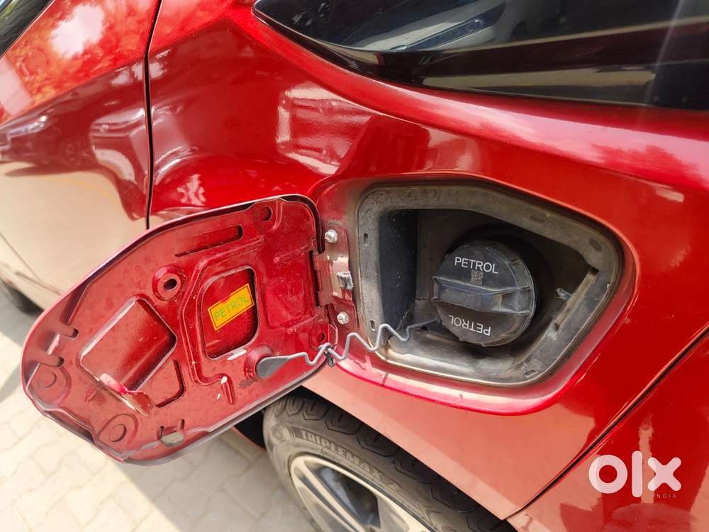 Tata Altroz Xz Plus (s), 2022, Petrol