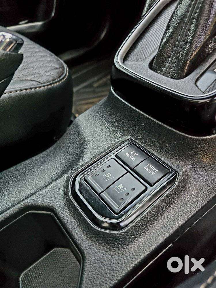 Maruti Suzuki Grand Vitara 1.5 Alpha Plus Intelligent Hybrid Ecvt, 2..