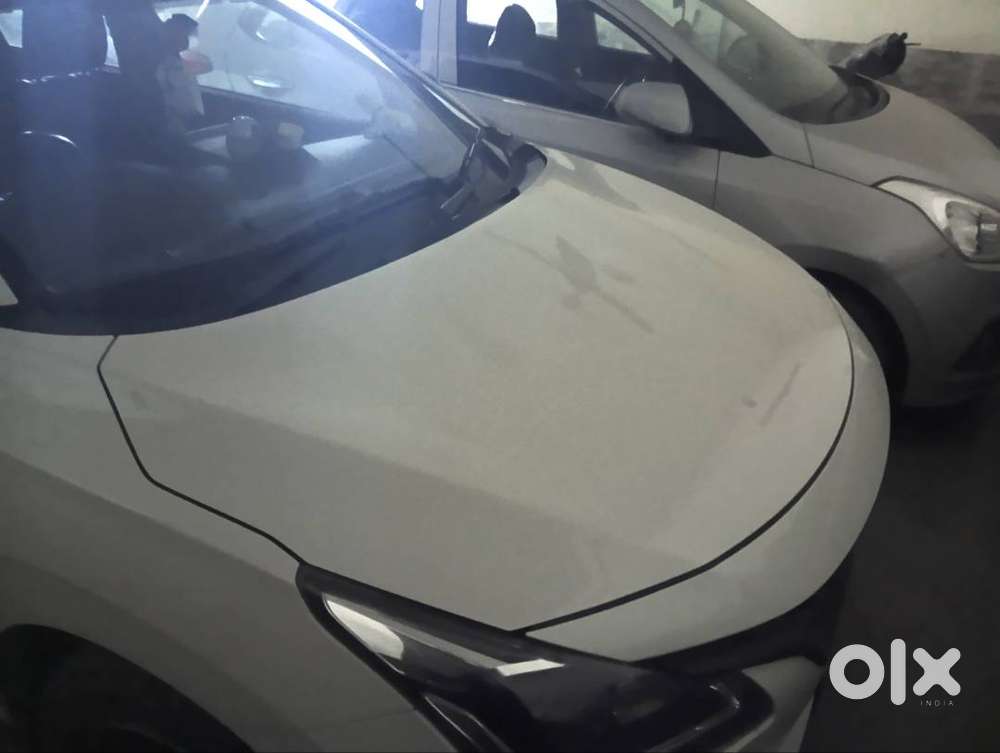 Baleno White 2023 Sigma