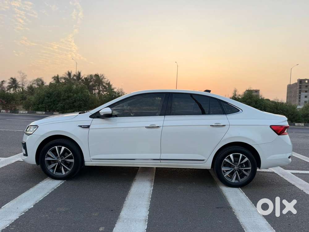 Skoda Slavia Style 1.0l Tsi At, 2023, Petrol
