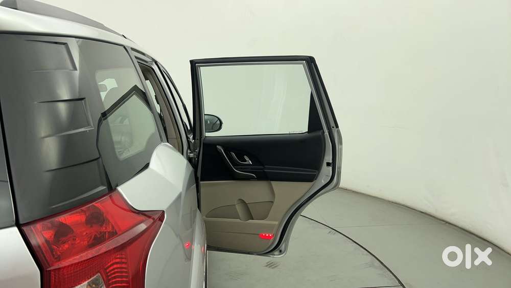 Mahindra Xuv500 W8 At, 2017, Diesel