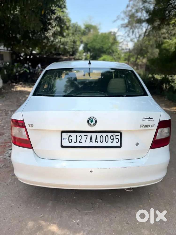 Skoda Rapid 2013 82000 Km Driven