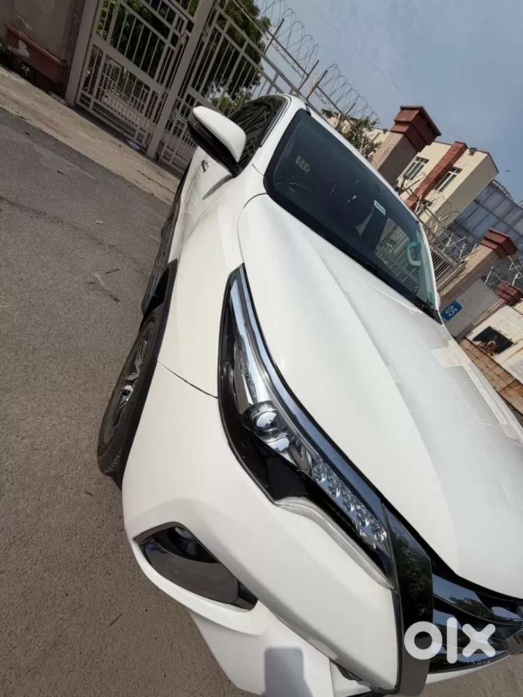 Toyota Fortuner 4x2 At, 2018, Diesel