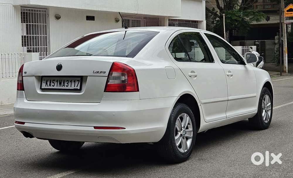 Skoda Laura 1.8 Tsi Ambiente, 2012, Petrol