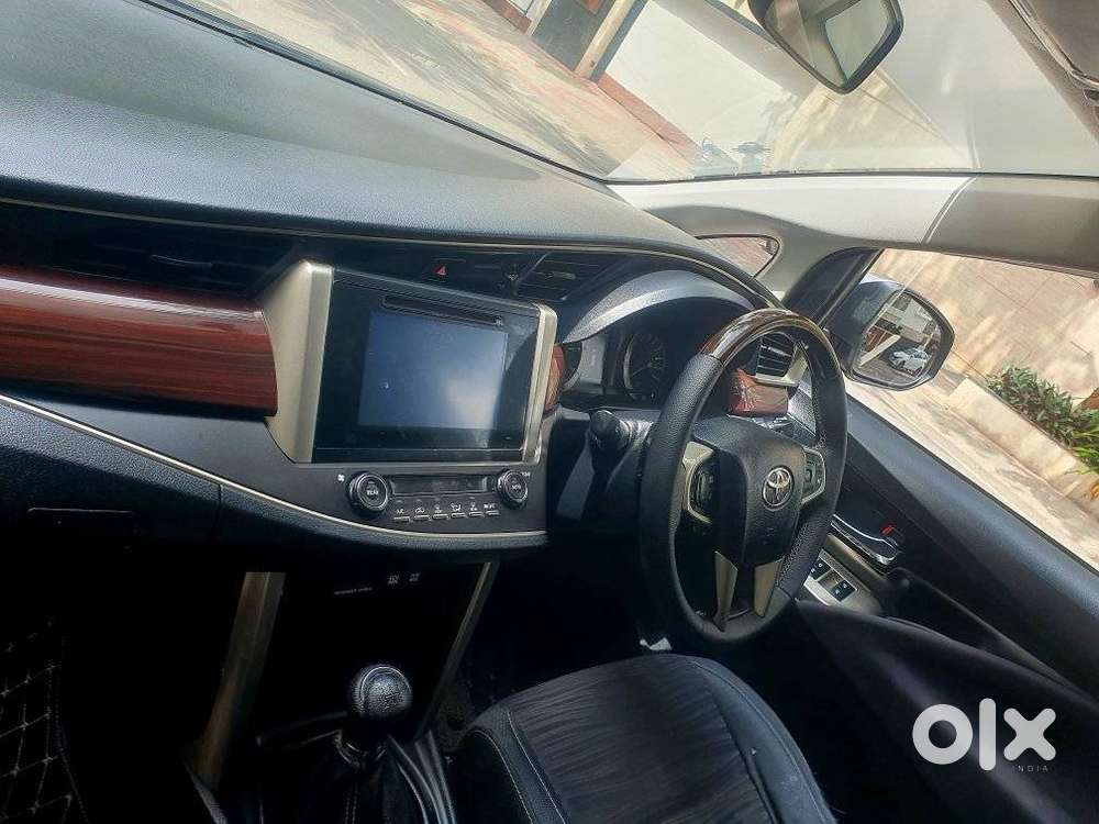 Toyota Innova Crysta 2.4 Vx Mt 8s, 2017, Diesel