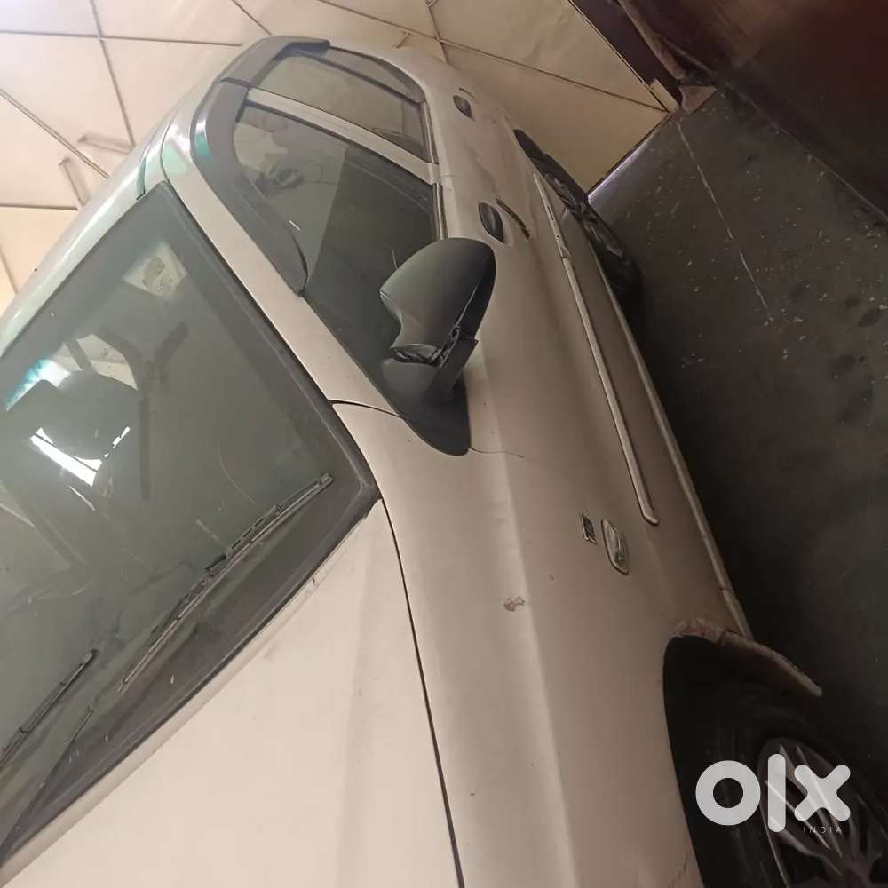 M Car Sale Kr Rha Hu