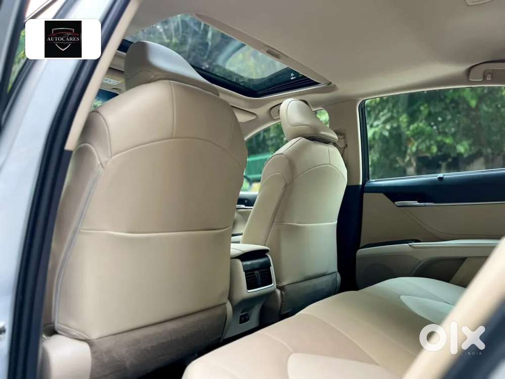 Toyota Camry Hybrid, 2022, Petrol