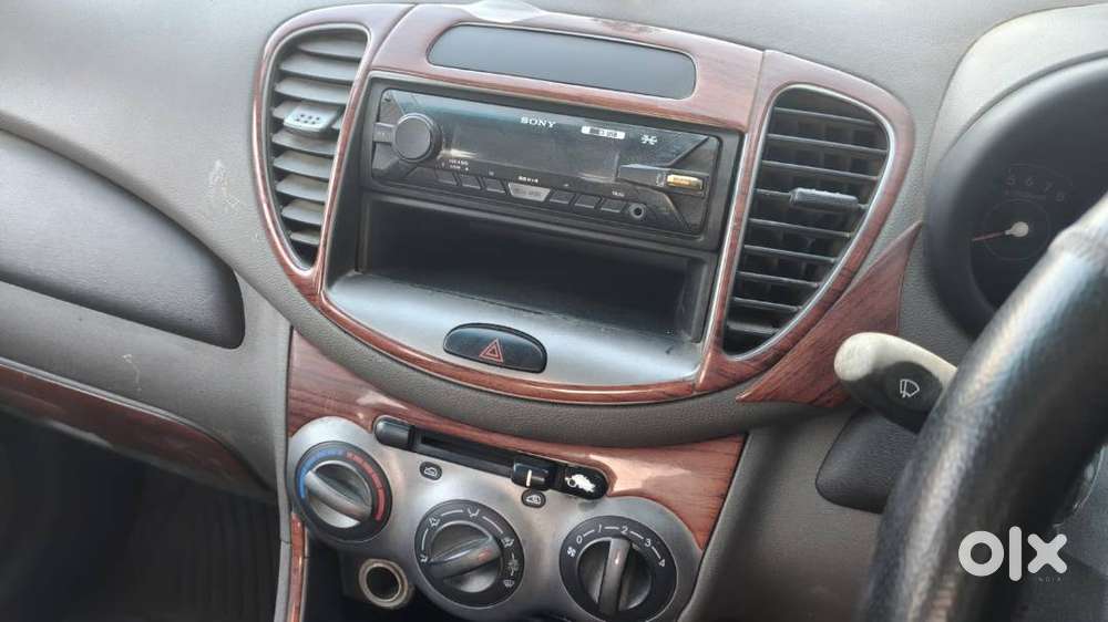 Hyundai I10 Era 2011 Year Car+ Cng Fitted