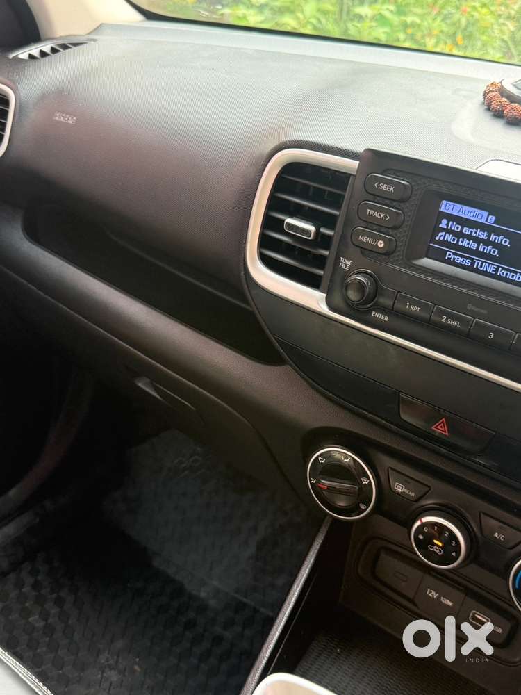 Hyundai Venue S 1.2 Petrol Manual | Dec 2021 | 35,000 Km | First Owner