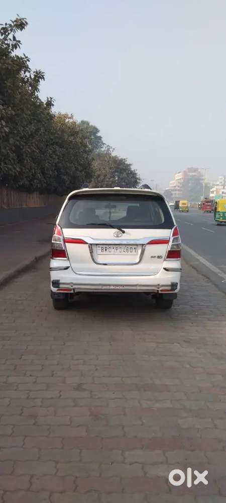 Toyota Innova 2015 Diesel 194000 Km Driven