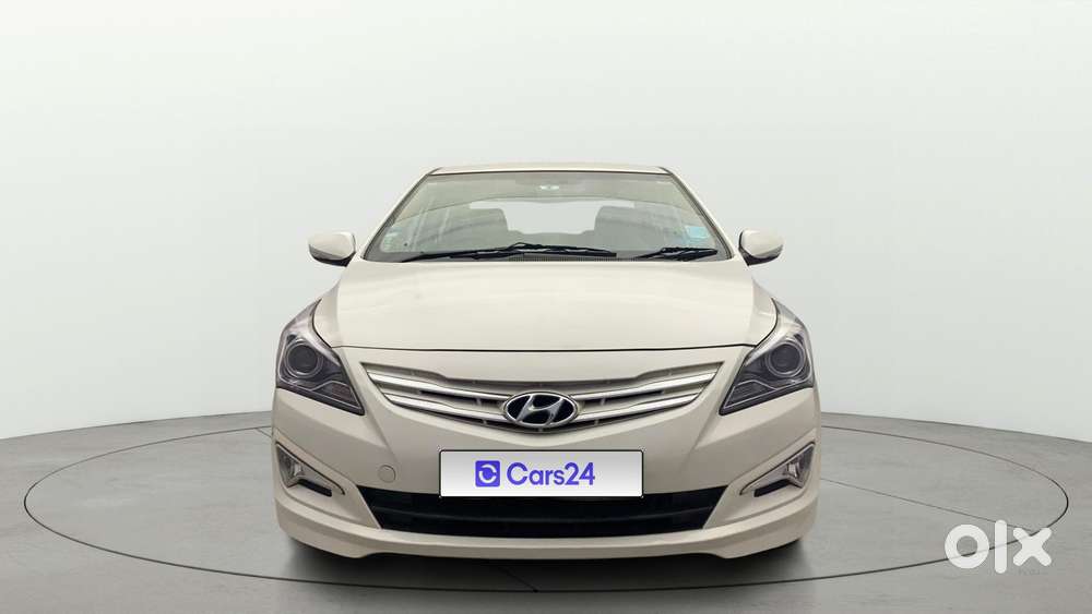 Hyundai Verna Fluidic 1.6 Vtvt Sx, 2015, Petrol
