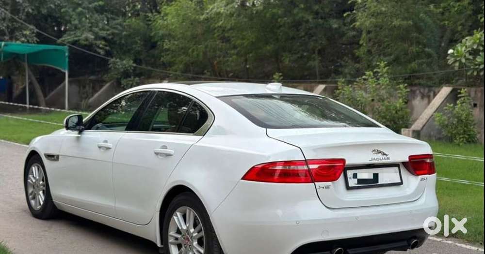 Jaguar Xe Portfolio, 2018, Petrol