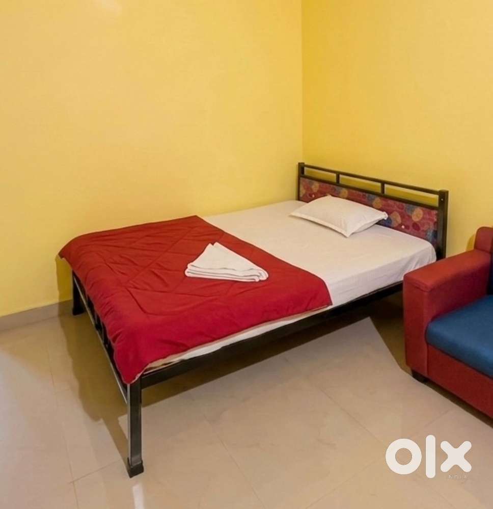 King size steel bed