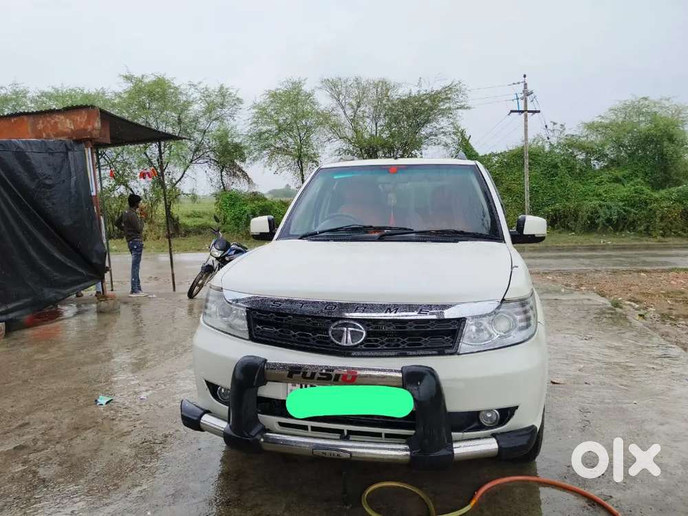 Tata Safari Storme 2016