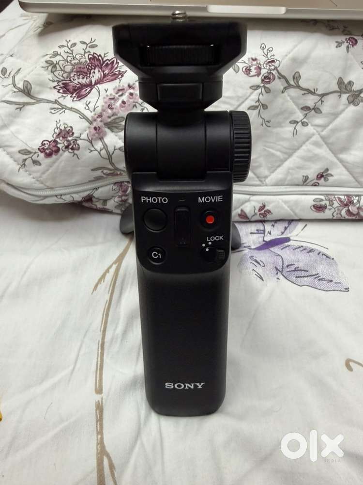 Sony ZV-1 Vlogging Camera + Bluetooth Grip + Sony Mic - Cameras